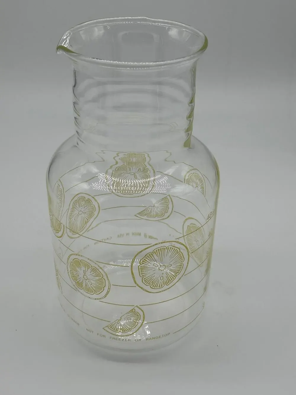 Pyrex 48 Oz Glass Carafe Pitcher Lemon Citrus Gold Vintage No Chips 6 Cup
